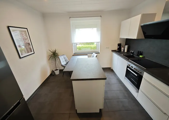 Fh-naehe: Modernes Mit Balkon *