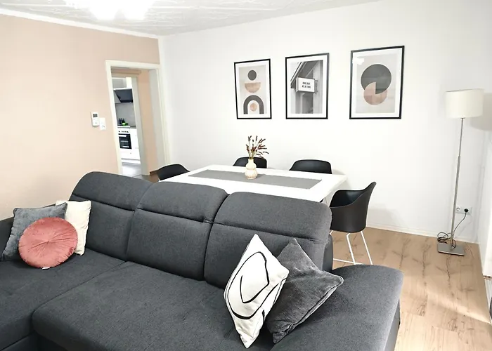 Fh-naehe: Modernes Mit Balkon * هوف
