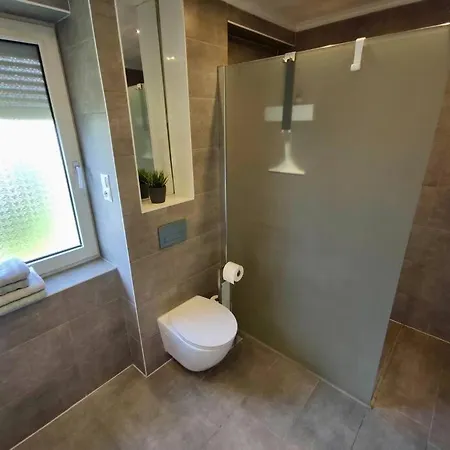 Fh-naehe: Modernes Mit Balkon * Hof (Bavaria)