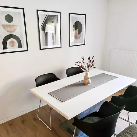 Fh-naehe: Modernes Mit Balkon