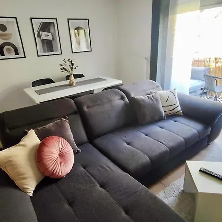 Fh-naehe: Modernes Mit Balkon