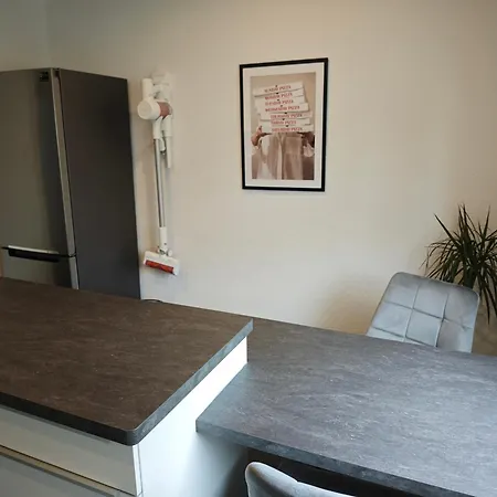 Fh-naehe: Modernes Mit Balkon
