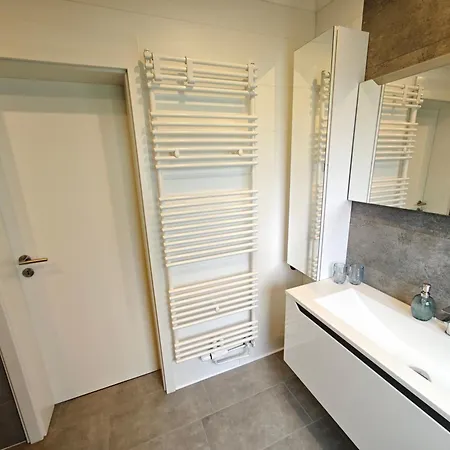아파트 Fh-naehe: Modernes Mit Balkon