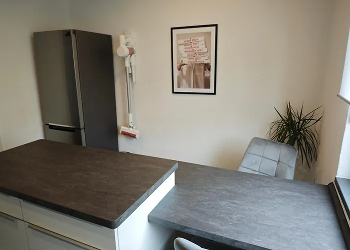 Fh-naehe: Modernes Mit Balkon