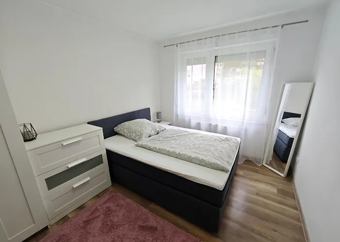 Appartement Fh-naehe: Modernes Mit Balkon *